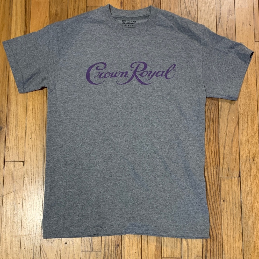 Lightweight Gray Short-Sleeve Summer Tee Purple Crown Royal Graphic Medium GUC